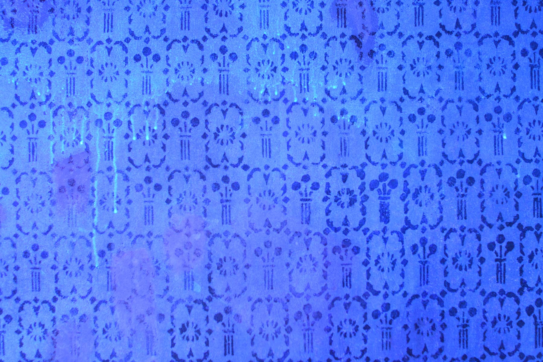 Rinnspuren Wandfläche